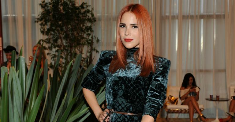 Wanessa estreia cabelos ruivos no SPFW e diz que o filho não notou a mudança em seu visual