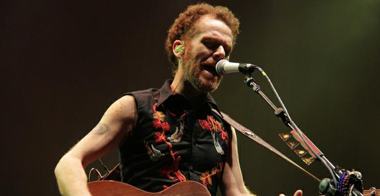 Nando Reis confessa que suas músicas foram escritas para a sua mulher, Vânia
