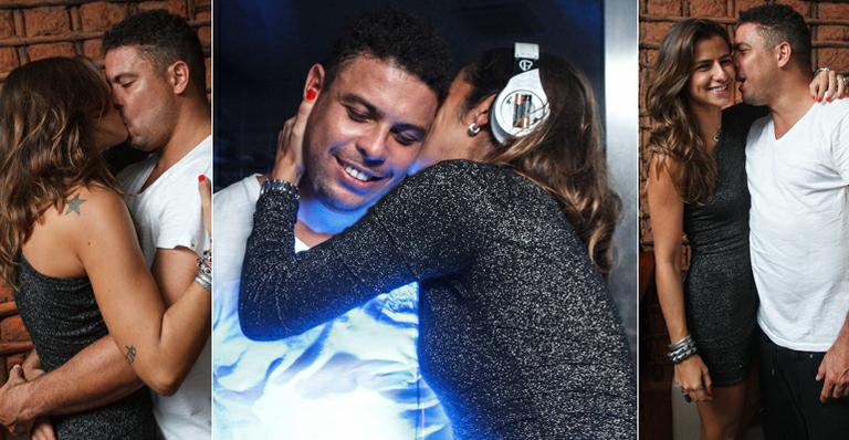 Ronaldo paparica a namorada, Paula Morais, em balada no Rio