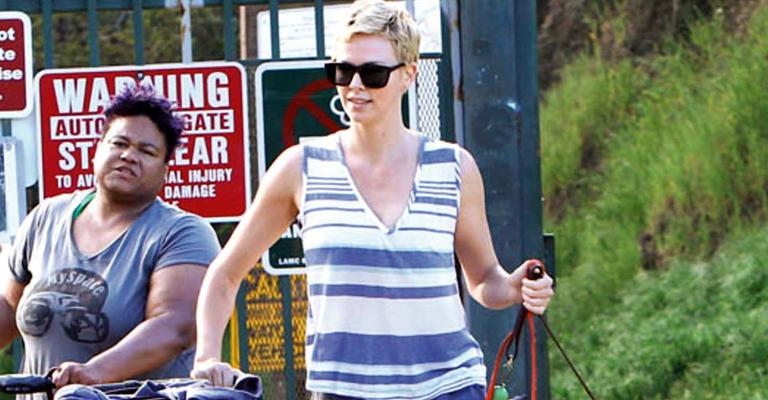 Charlize Theron e o doce Jackson