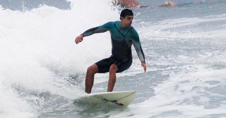 Cauã Reymond: surfe e novos projetos