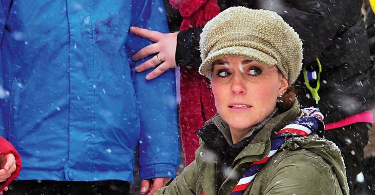 Kate Middleton ensina escoteiros