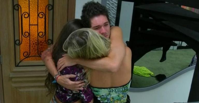 Finalistas choram pelo último dia na casa