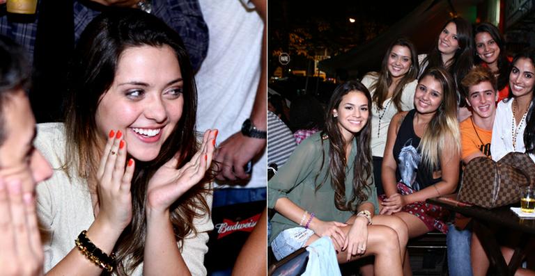 Polliana Aleixo reúne amigos em seu aniversário