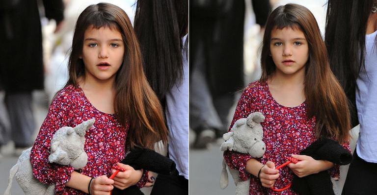 Caçador de autógrafos agride verbalmente Suri Cruise e é repreendido por fotógrafo