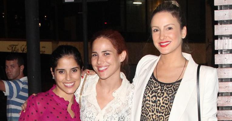 Claudia Leitte janta com Wanessa e Camilla Camargo no Rio de Janeiro