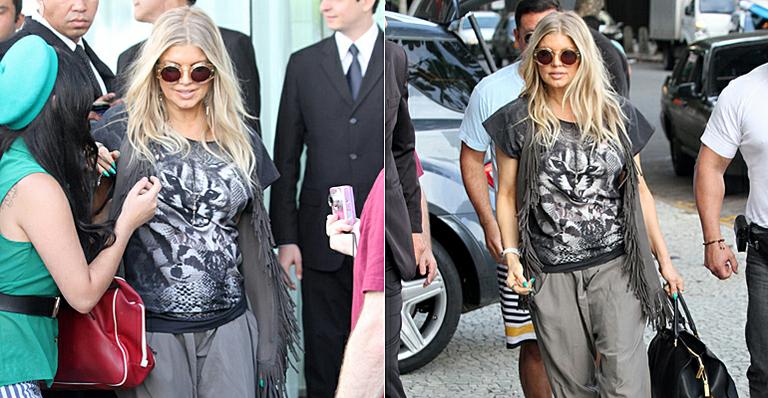 Grávida, Fergie desembarca no Rio de Janeiro