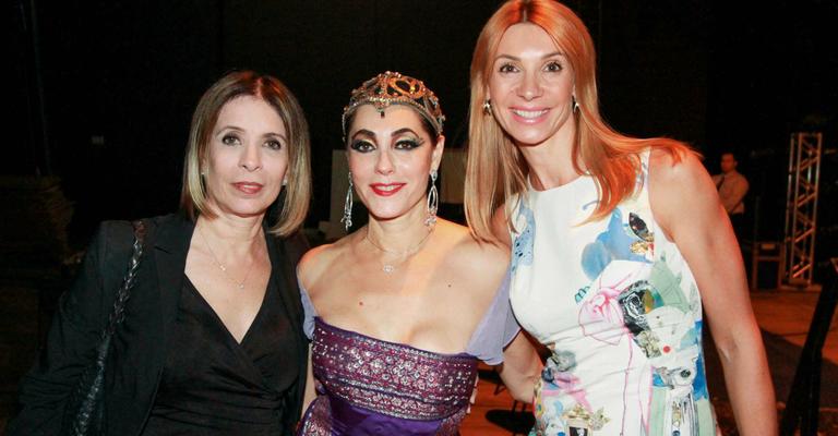 Christiane Torloni é aplaudida em Curitiba