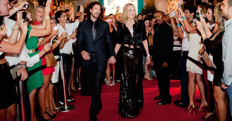Diva Sharon Stone e Martin Mica brilham em Santa Catarina