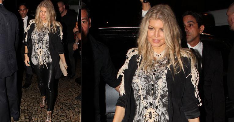 Grávida e cheia de disposição, Fergie janta no Rio de Janeiro