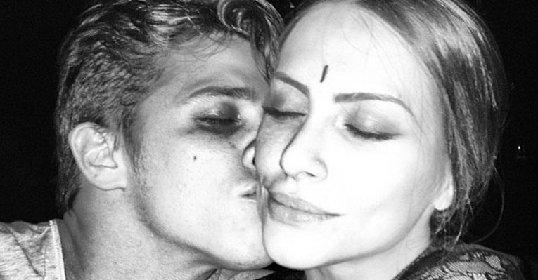 Rômulo Neto começou as comemorações de seu aniversário ao lado da amada, Cleo Pires