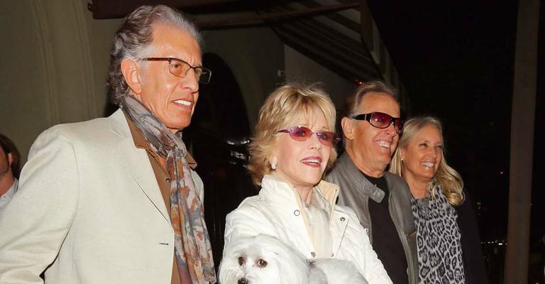 Jane Fonda sai para jantar em família