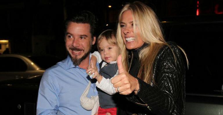 Adriane Galisteu ganha festa surpresa no aniversário de 40 anos