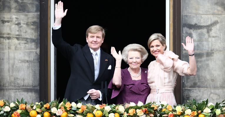 Willem-Alexander assume o trono como o novo rei da Holanda