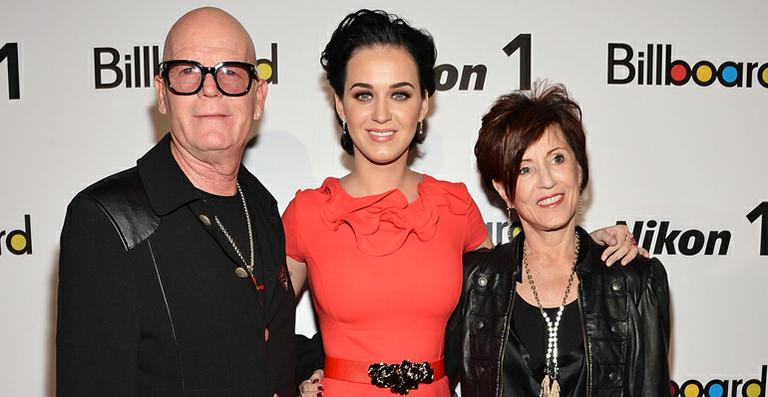 Pai de Katy Perry diz que cantora é ‘filha do diabo’ em sermão