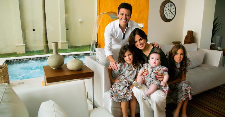 Rodrigo Faro abre sua casa e apresenta a caçula Helena, de 4 meses