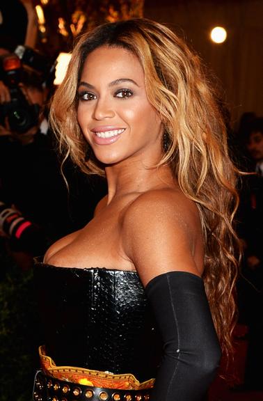 Após cancelar show, Beyoncé manda recado para fãs