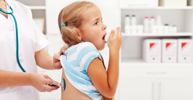 Gripes e resfriados: dicas para proteger seu filho e o que fazer quando há febre alta