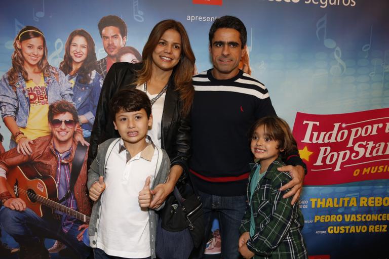 Famosos prestigiam musical inspirado em livro de Thalita Rebouças