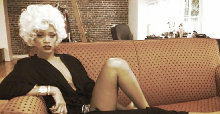 Rihanna se transforma em Marilyn Monroe