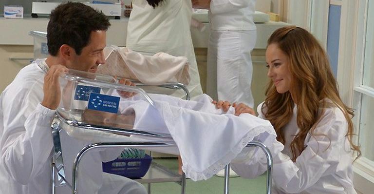 ‘Amor à Vida’: Bruno convida Paloma para o batizado da filha