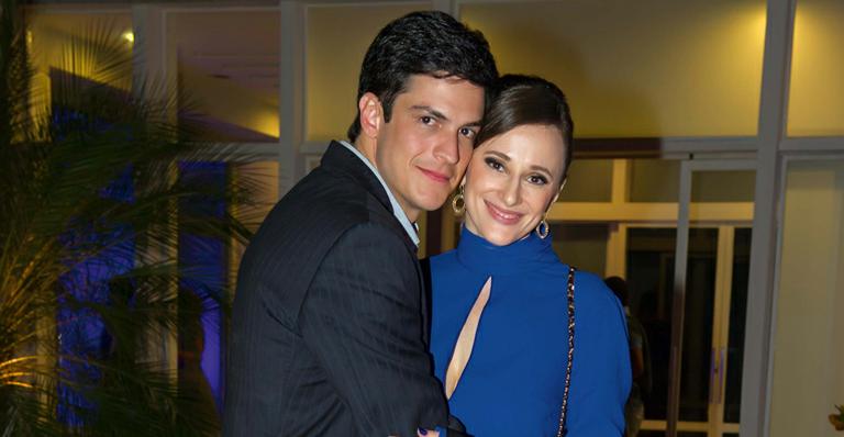 Mateus Solano recebe declaração de amor da mulher, Paula Braun