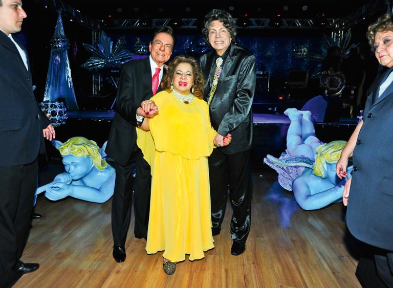 Homenagem à trajetória e ao tom de Angela Maria