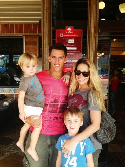 Dani Winits e seus três amores
