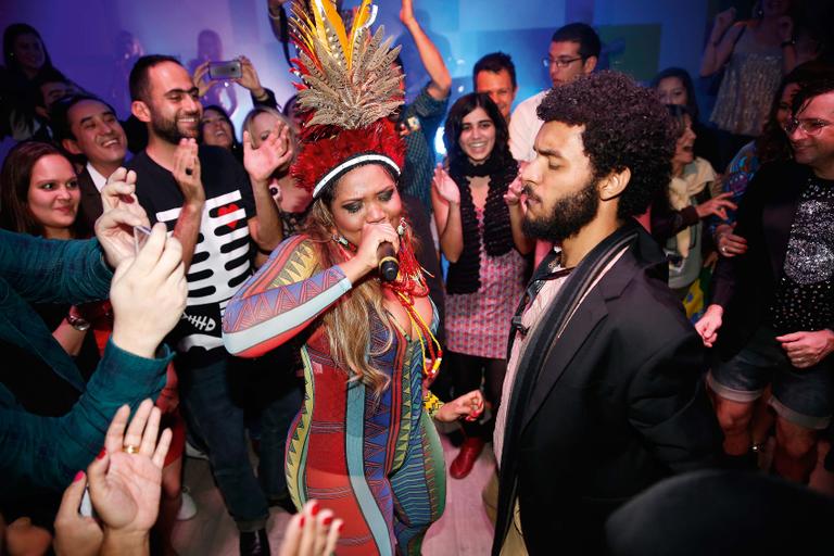 Ritmo de Gaby Amarantos na França