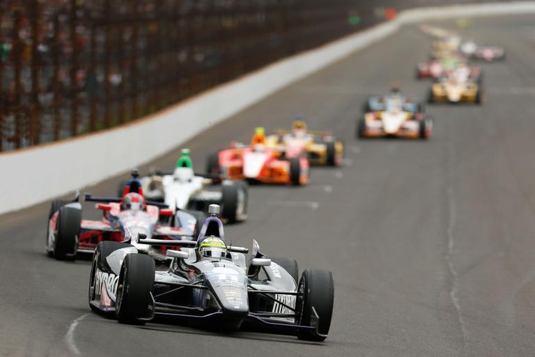 Tony Kanaan vence as 500 milhas de Indianápolis