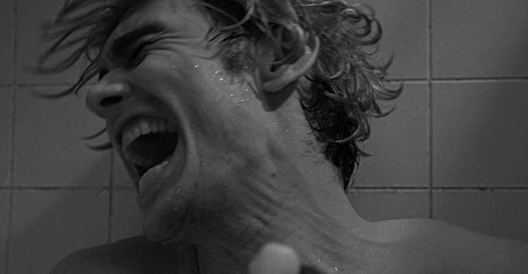 James Franco se veste de mulher e refaz cena antológica do filme ‘Psicose’