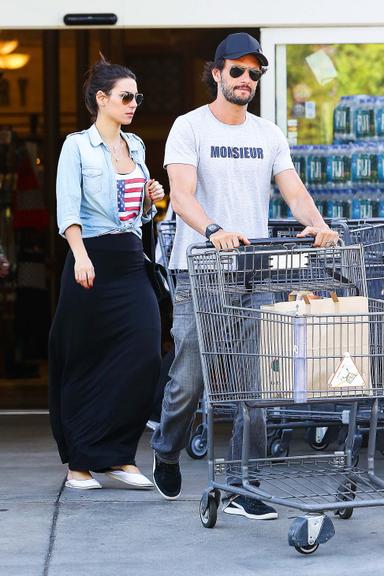 Cumplicidade de Rodrigo Santoro e Mel Fronckowiak na Califórnia