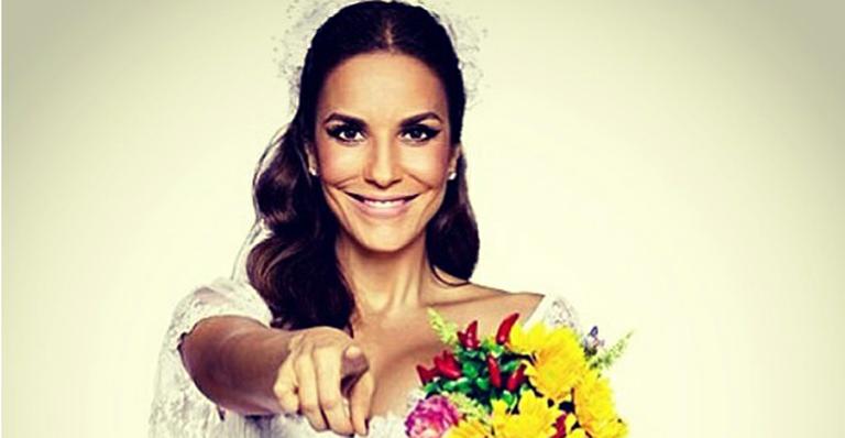Ivete Sangalo publica foto vestida de noiva