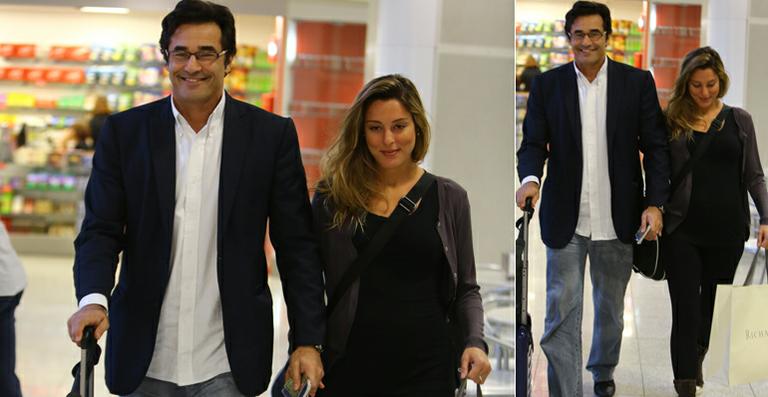 Luciano Szafir viaja com a namorada grávida