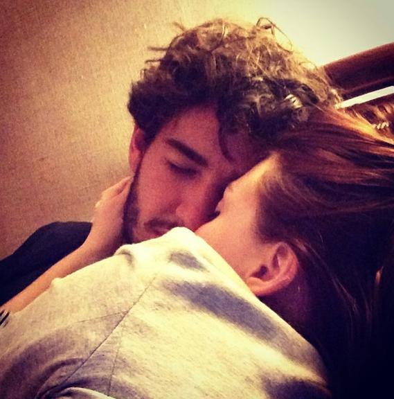 Barbara Berlusconi? Alexandre Pato publica foto romântica: ‘Feliz Dia dos Namorados’