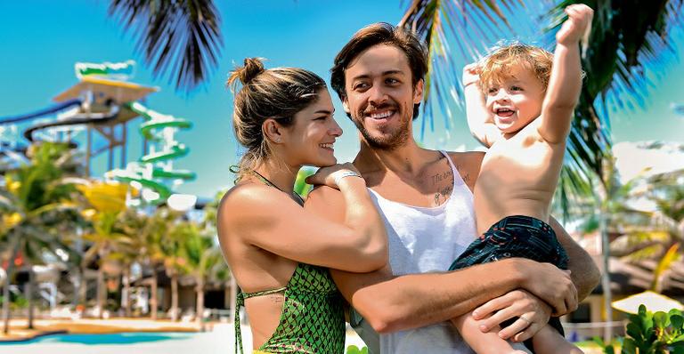 Priscila Fantin curte parque aquático com a família em Fortaleza
