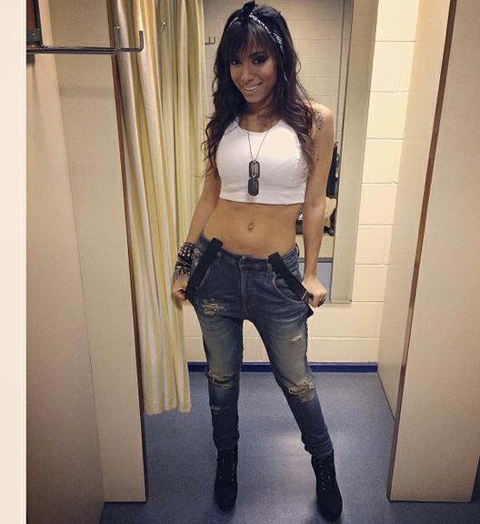 Cantora Anitta faz versão da música ‘Show das Poderosas’ para protesto