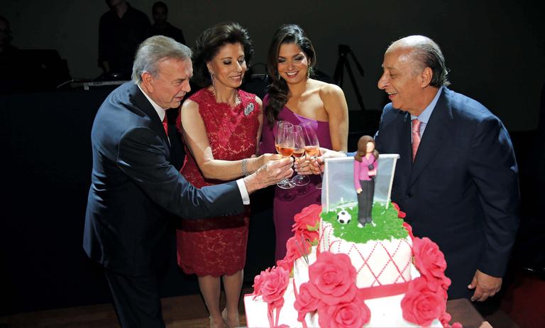 Carolina Galan brinda seus 29 anos