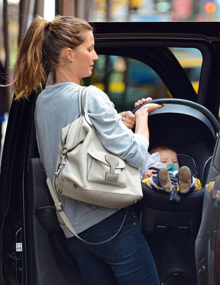Gisele Bündchen e Tom Brady se desdobram pela vida em família