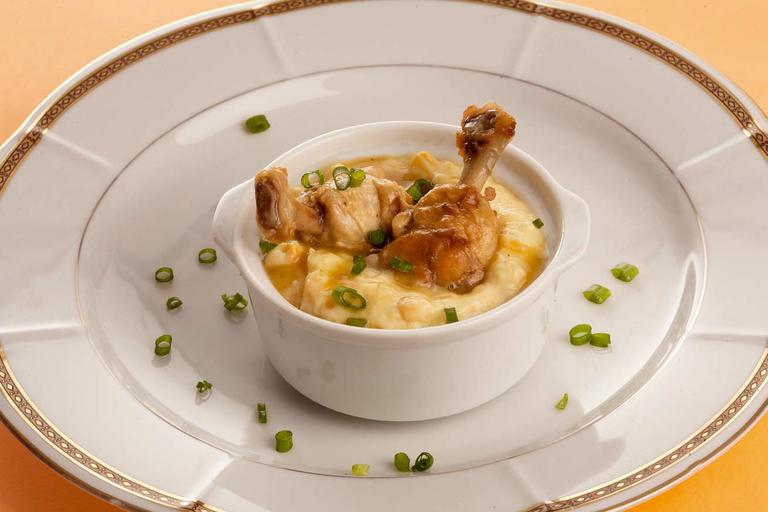 Cozido, com creme de milho-verde