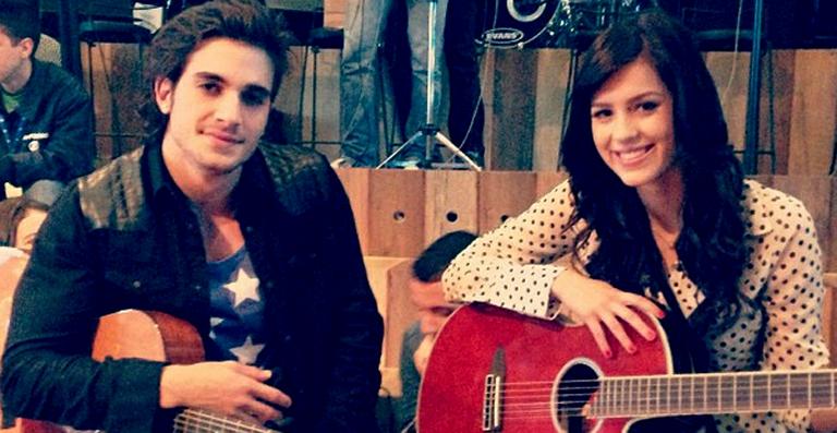 Sophia Abrahão volta à Globo e canta com o namorado Fiuk