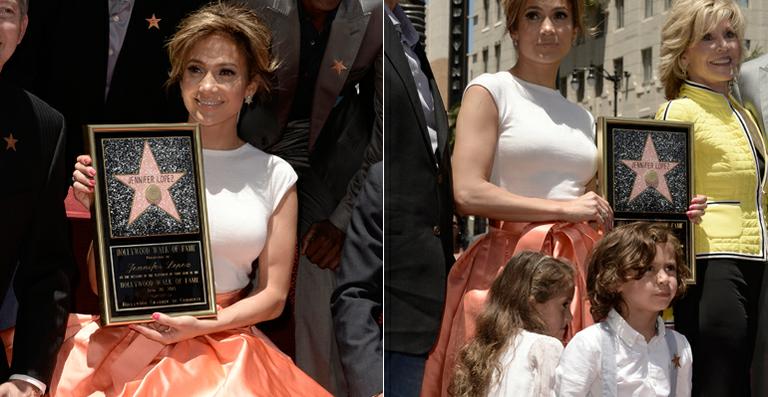 Jennifer Lopez ganha estrela na Calçada da Fama e o carinho dos filhos gêmeos