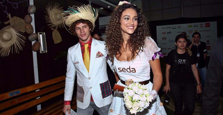 Débora Nascimento e José Loreto participam de festa junina em Campina Grande