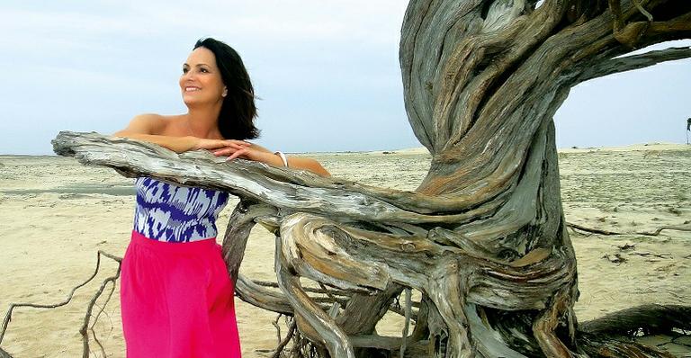 Aos 51 anos, Luiza Brunet fala sobre namoro à distância: ‘O amor não tem mais aqueles arroubos’