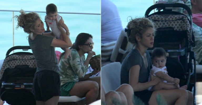 Shakira curte piscina com o filho antes do jogo final da Copa das Confederações