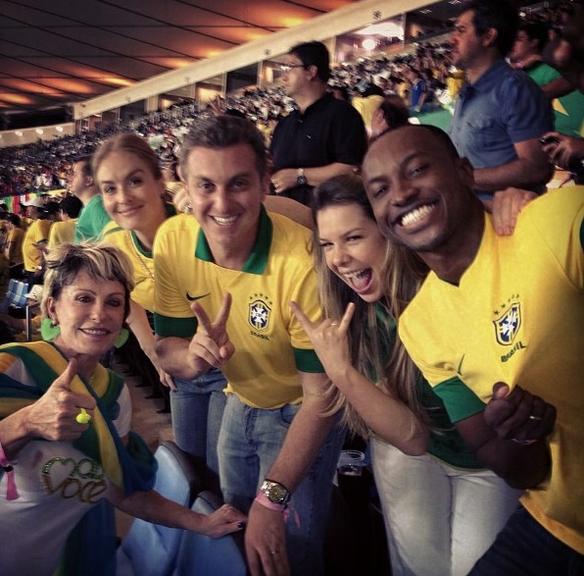 Famosos comemoram vitória do Brasil na Copa das Confederações