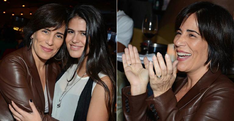 Gloria Pires aplaude a filha Antonia em show no Rio