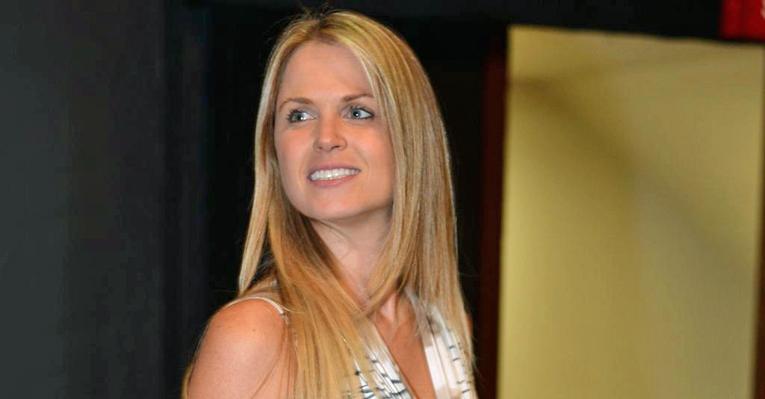 Após polêmica com Lucélia Santos, Susana Werner tira foto em ônibus