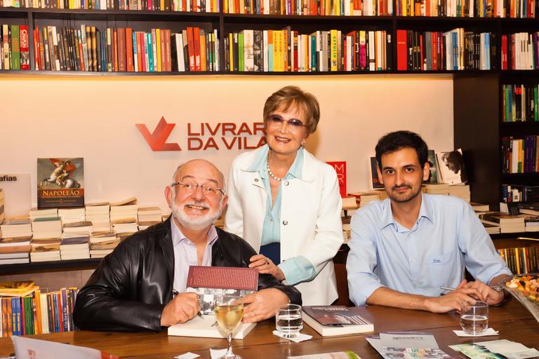 Silvio de Abreu revê êxito da carreira na TV em livro