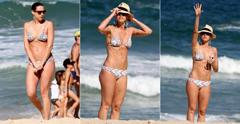Luana Piovani mostra boa forma de biquíni na praia do Leblon